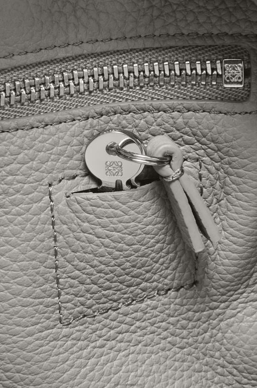 Loewe yumuşak damarlı dana derisinden amazona 23 çantası 02600133 kadınlar inci grisi