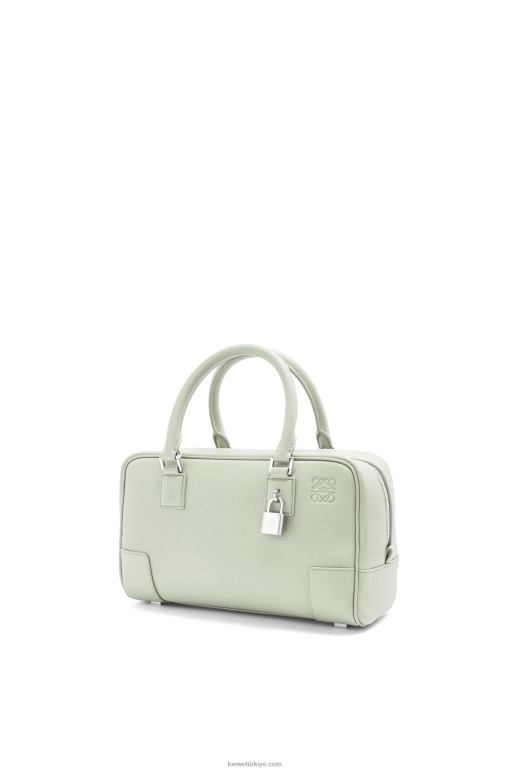 Loewe yumuşak damarlı dana derisinden amazona 23 çantası 02600135 kadınlar hafif seladonlar