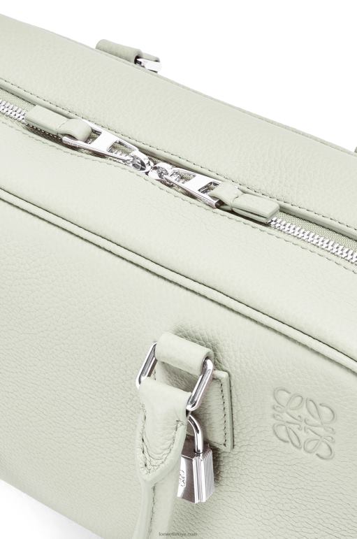 Loewe yumuşak damarlı dana derisinden amazona 23 çantası 02600135 kadınlar hafif seladonlar