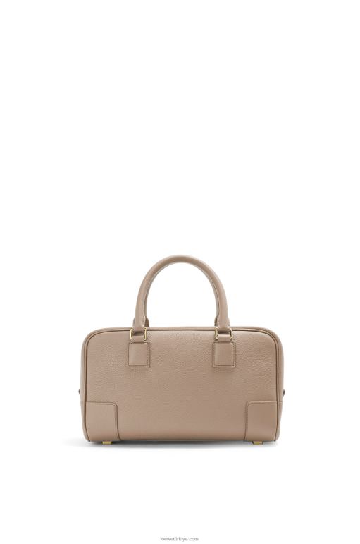 Loewe yumuşak damarlı dana derisinden amazona 23 çantası 02600154 kadınlar kum