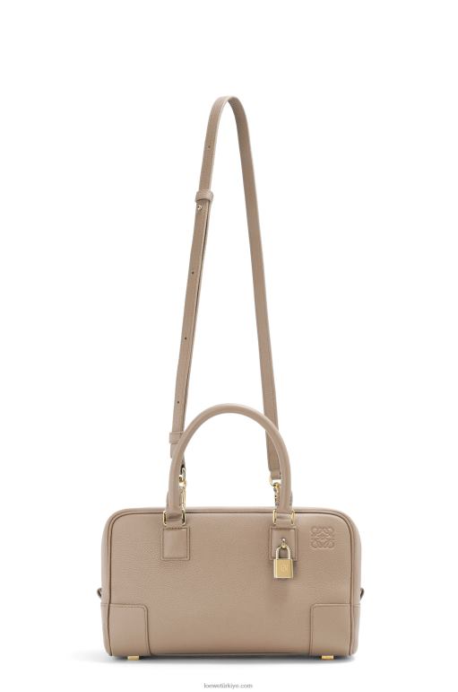 Loewe yumuşak damarlı dana derisinden amazona 23 çantası 02600154 kadınlar kum