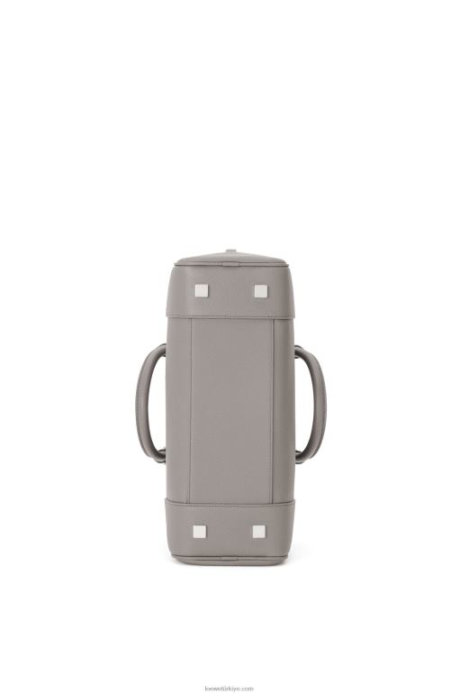 Loewe yumuşak damarlı dana derisinden amazona 28 çantası 02600134 kadınlar inci grisi