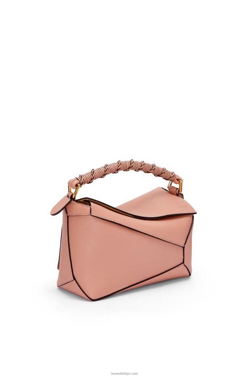 Loewe Nappa dana derisinden küçük yapboz kenarlı çanta 02600498 kadınlar tozlu pembe