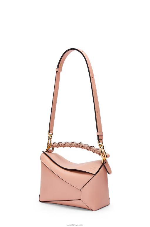 Loewe Nappa dana derisinden küçük yapboz kenarlı çanta 02600498 kadınlar tozlu pembe