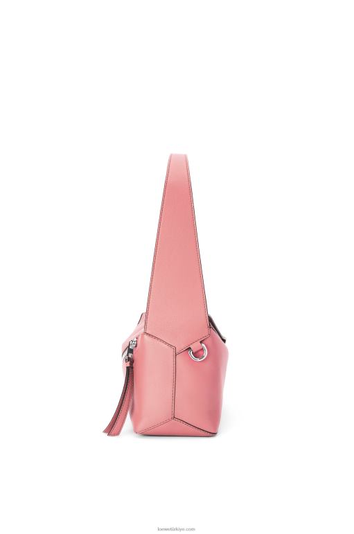 Loewe Nappa dana derisinden yapboz hobo çantası 02600437 kadınlar şeftali çiçeği