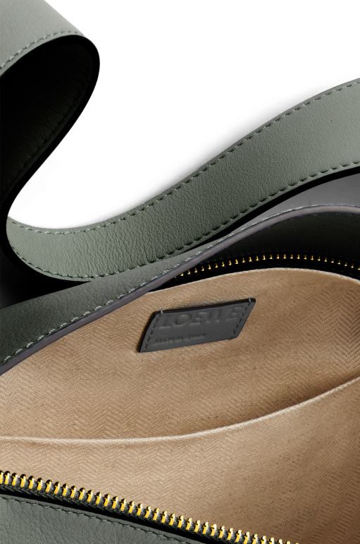 Loewe Nappa dana derisinden yapboz hobo çantası 02600472 kadınlar eski haki