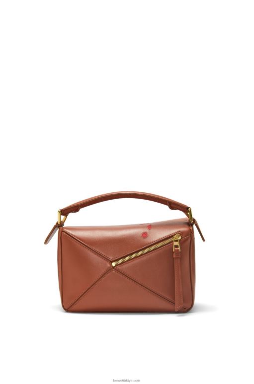 Loewe calcifer saten dana derisinden küçük yapboz çanta 02600442 kadınlar pas