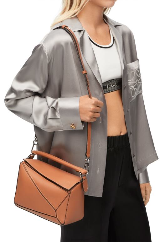 Loewe klasik dana derisinden küçük yapboz çanta 02600364 kadınlar bronzlaşmak