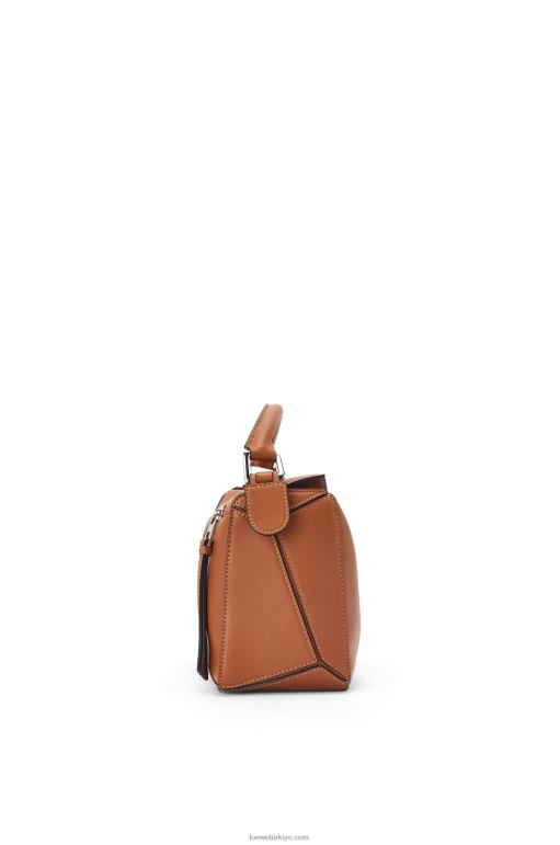 Loewe klasik dana derisinden küçük yapboz çanta 02600364 kadınlar bronzlaşmak