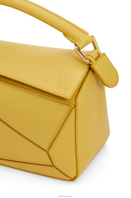 Loewe klasik dana derisinden küçük yapboz çanta 02600365 kadınlar parlak hardal