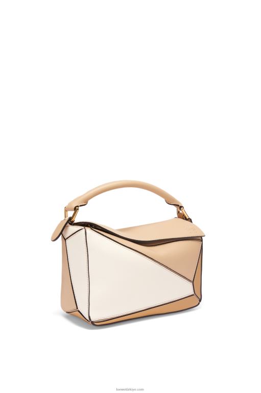 Loewe klasik dana derisinden küçük yapboz çanta 02600396 kadınlar tozlu bej/yumuşak beyaz