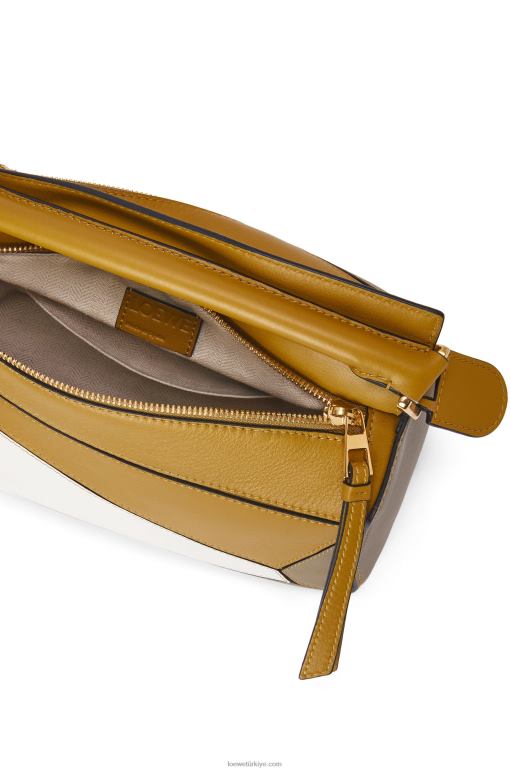 Loewe klasik dana derisinden küçük yapboz çanta 02600497 kadınlar koyu sarı/yumuşak beyaz