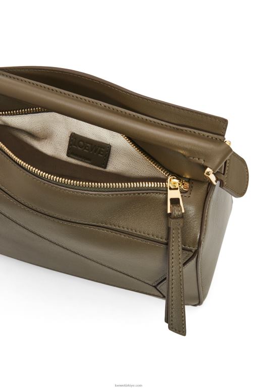 Loewe klasik dana derisinden küçük yapboz çanta 02600542 kadınlar koyu haki yeşil
