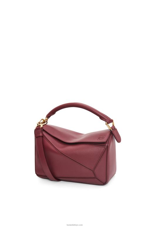 Loewe klasik dana derisinden küçük yapboz çanta 02600544 kadınlar yabani çilek