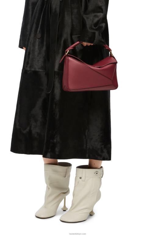 Loewe klasik dana derisinden küçük yapboz çanta 02600544 kadınlar yabani çilek