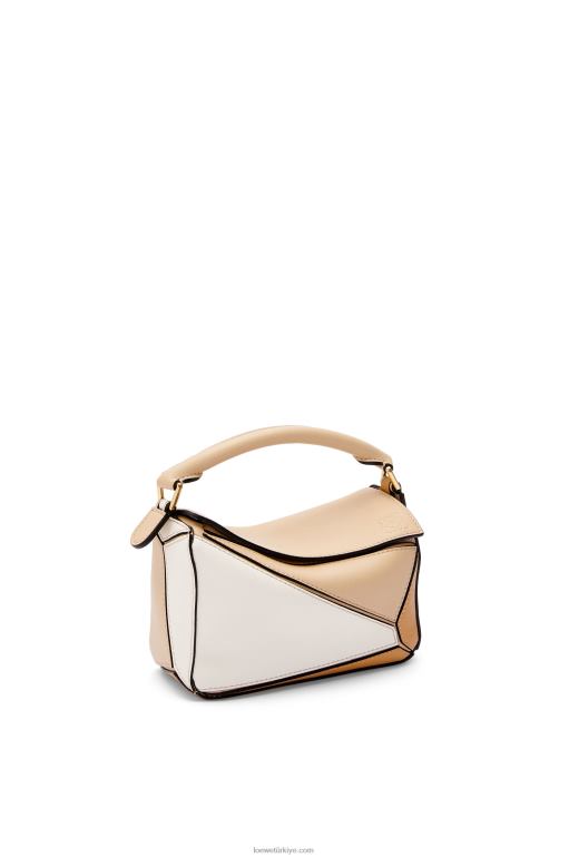 Loewe klasik dana derisinden mini yapboz çanta 02600233 kadınlar tozlu bej/yumuşak beyaz
