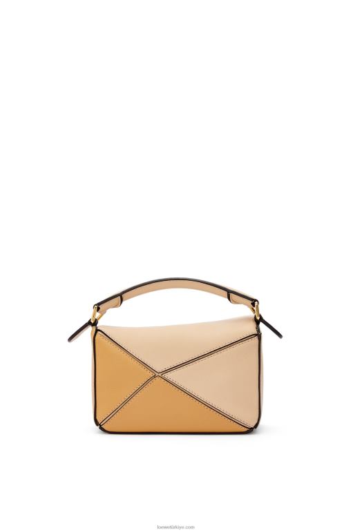 Loewe klasik dana derisinden mini yapboz çanta 02600233 kadınlar tozlu bej/yumuşak beyaz