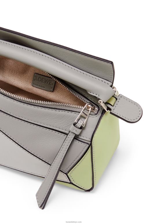 Loewe klasik dana derisinden mini yapboz çanta 02600257 kadınlar kül grisi/açık seladonlar