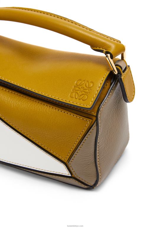 Loewe klasik dana derisinden mini yapboz çanta 02600277 kadınlar koyu sarı/yumuşak beyaz