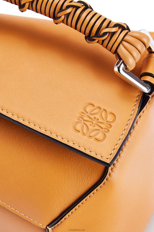 Loewe napa dana derisinden küçük yapboz çanta 02600517 kadınlar sıcak çöl