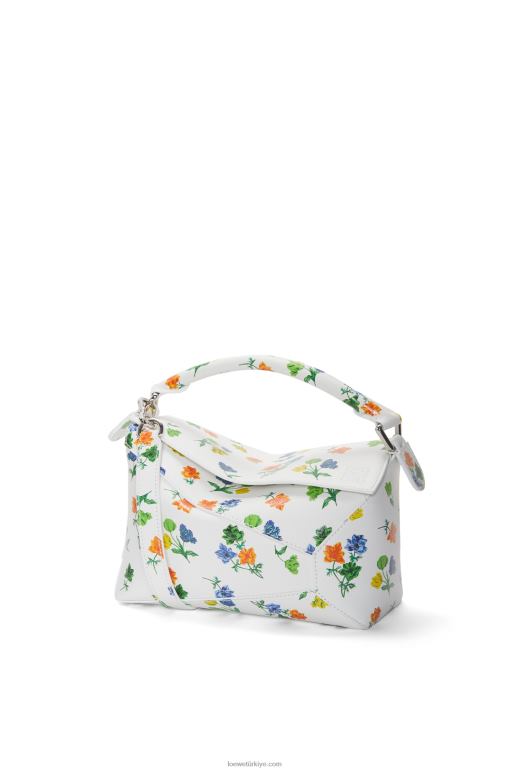 Loewe saten dana derisinden küçük çiçek yapboz kenar çantası 02600394 kadınlar beyaz/çok renkli