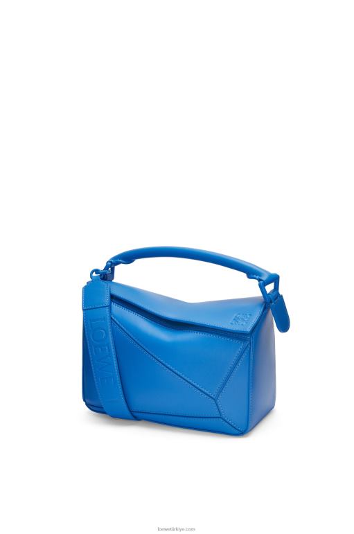 Loewe saten dana derisinden küçük yapboz çanta 02600480 kadınlar tüplü mavi