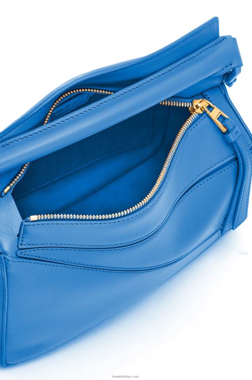 Loewe saten dana derisinden küçük yapboz çanta 02600480 kadınlar tüplü mavi