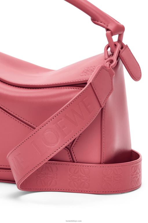 Loewe saten dana derisinden küçük yapboz çanta 02600490 kadınlar erik gülü