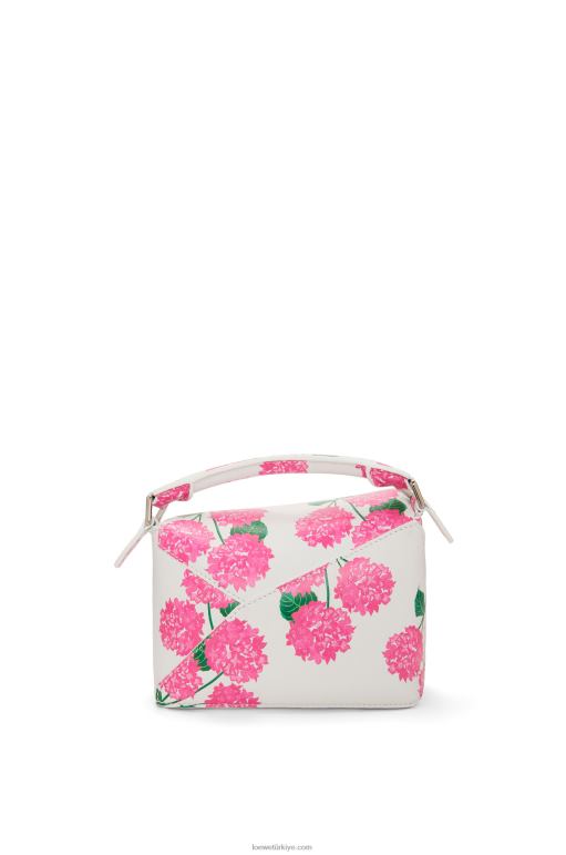 Loewe saten dana derisinden mini çiçek yapboz kenar çantası 02600235 kadınlar beyaz/pembe