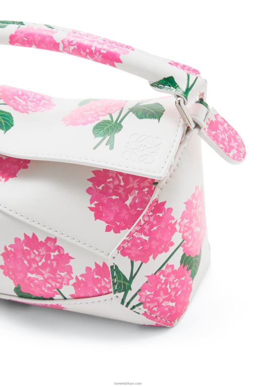 Loewe saten dana derisinden mini çiçek yapboz kenar çantası 02600235 kadınlar beyaz/pembe