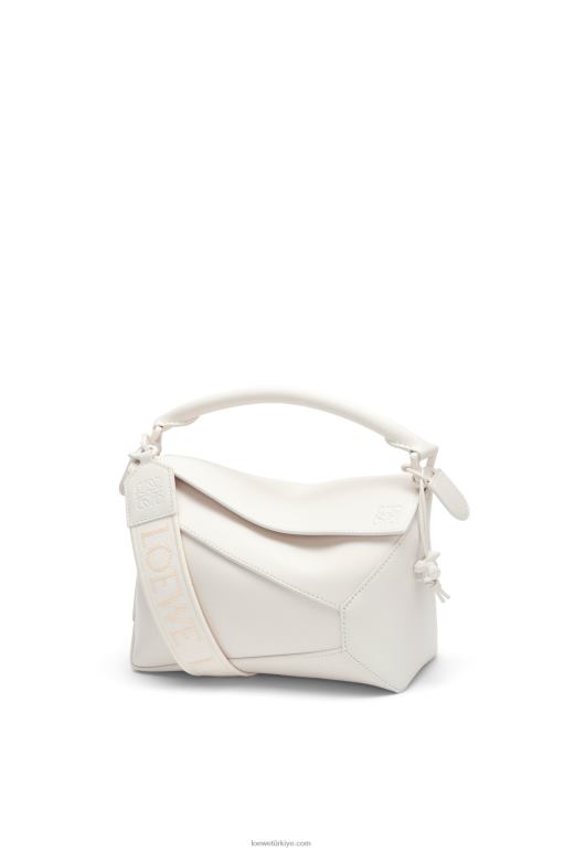 Loewe saten dana derisinden yapboz kenarlı küçük çanta 02600435 kadınlar beyaz sır