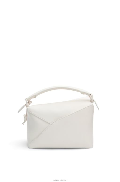 Loewe saten dana derisinden yapboz kenarlı küçük çanta 02600435 kadınlar beyaz sır