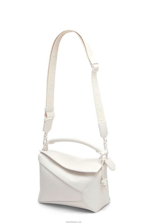 Loewe saten dana derisinden yapboz kenarlı küçük çanta 02600435 kadınlar beyaz sır