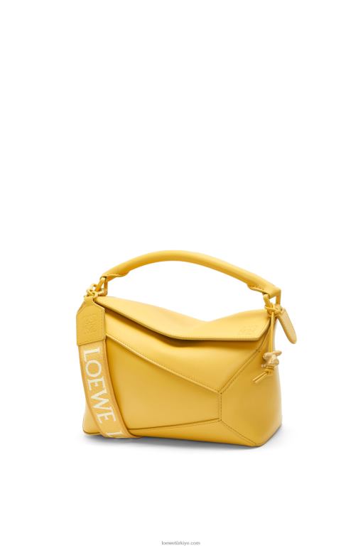 Loewe saten dana derisinden yapboz kenarlı küçük çanta 02600530 kadınlar soluk sarı sır