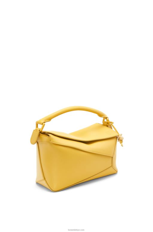 Loewe saten dana derisinden yapboz kenarlı küçük çanta 02600530 kadınlar soluk sarı sır