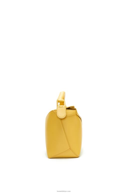 Loewe saten dana derisinden yapboz kenarlı küçük çanta 02600530 kadınlar soluk sarı sır