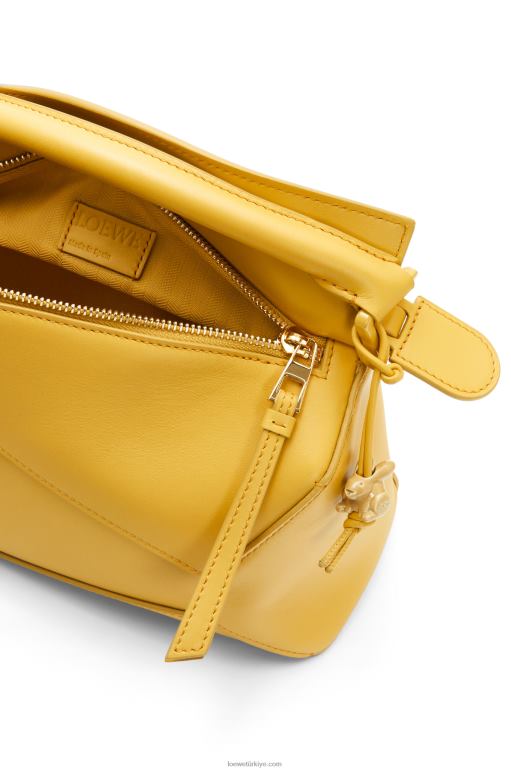 Loewe saten dana derisinden yapboz kenarlı küçük çanta 02600530 kadınlar soluk sarı sır
