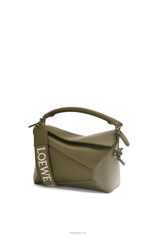 Loewe saten dana derisinden yapboz kenarlı küçük çanta 02600536 kadınlar çay tozu sır