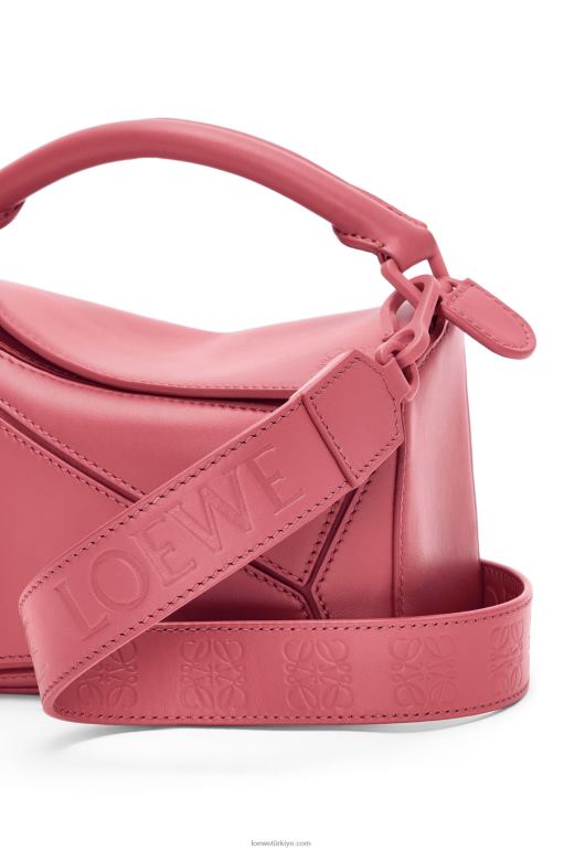 Loewe saten dana derisinden yapboz mini çanta 02600266 kadınlar erik gülü