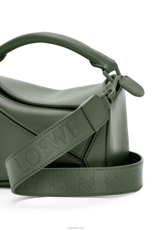 Loewe saten dana derisinden yapboz mini çanta 02600270 kadınlar eski haki