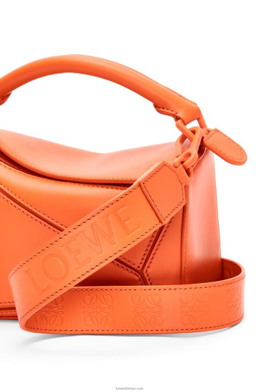 Loewe saten dana derisinden yapboz mini çanta 02600271 kadınlar turuncu