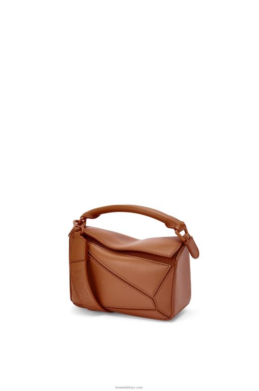 Loewe saten dana derisinden yapboz mini çanta 02600273 kadınlar ceviz
