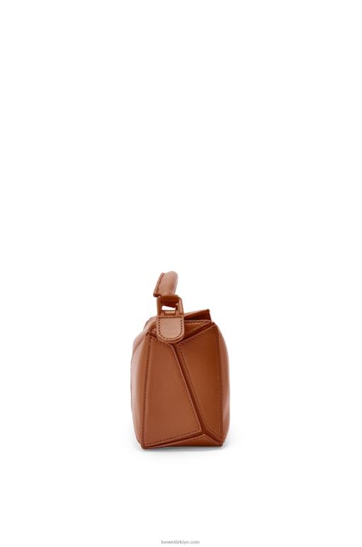 Loewe saten dana derisinden yapboz mini çanta 02600273 kadınlar ceviz