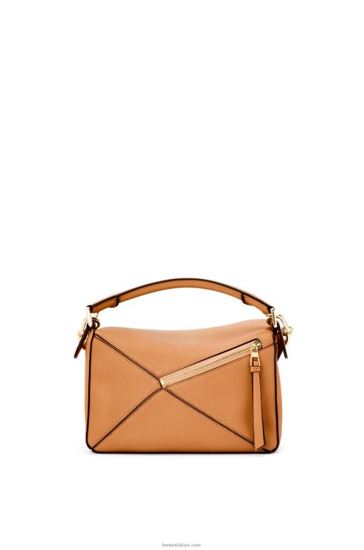 Loewe yumuşak damarlı dana derisinden küçük yapboz çanta 02600368 kadınlar hafif karamel