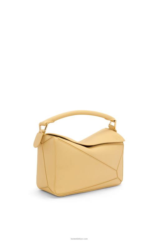Loewe yumuşak damarlı dana derisinden küçük yapboz çanta 02600393 kadınlar koyu tereyağı