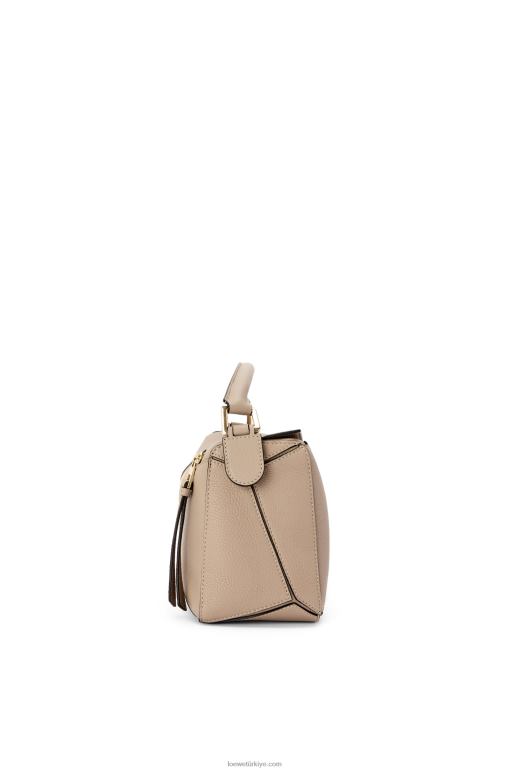 Loewe yumuşak damarlı dana derisinden küçük yapboz çanta 02600397 kadınlar kum