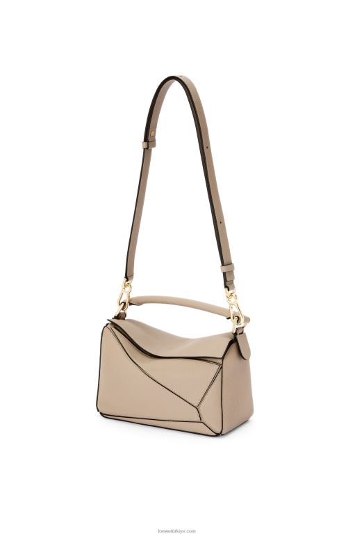 Loewe yumuşak damarlı dana derisinden küçük yapboz çanta 02600397 kadınlar kum