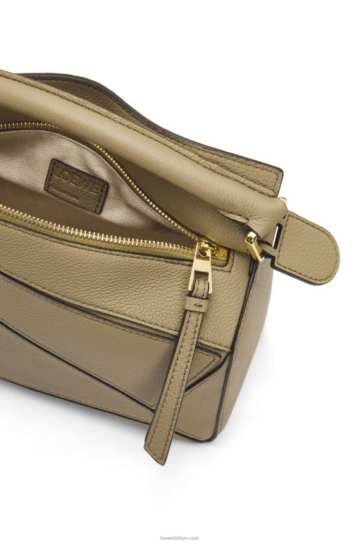 Loewe yumuşak damarlı dana derisinden küçük yapboz çanta 02600535 kadınlar enginar yeşili
