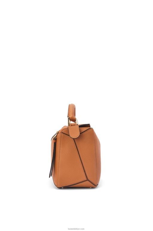 Loewe yumuşak damarlı dana derisinden yapboz çanta 02600369 kadınlar hafif karamel