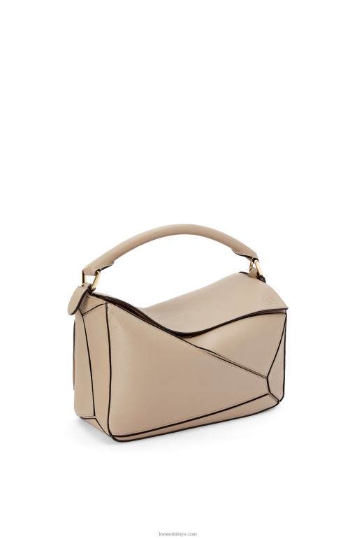 Loewe yumuşak damarlı dana derisinden yapboz çanta 02600409 kadınlar kum